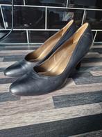 Mauro teci pumps met rode zool, Ophalen of Verzenden, Zo goed als nieuw, Rood