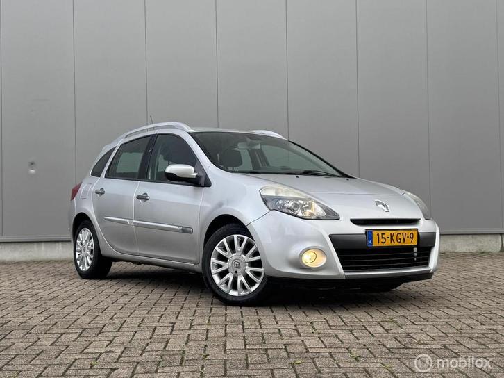 Renault Clio Estate 1.2 TCE | 4x nieuwe banden + apk | navig, Auto's, Renault, Bedrijf, Te koop, Clio, ABS, Airbags, Airconditioning