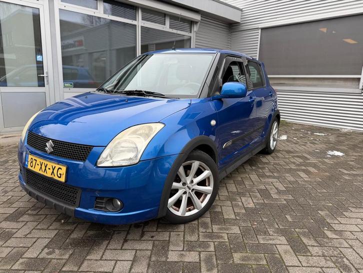 Suzuki Swift 1.3 | Airco | Elk-Ramen | Lm-Velgen | Trekhaak, Auto's, Suzuki, Bedrijf, Swift, ABS, Airbags, Airconditioning, Bluetooth