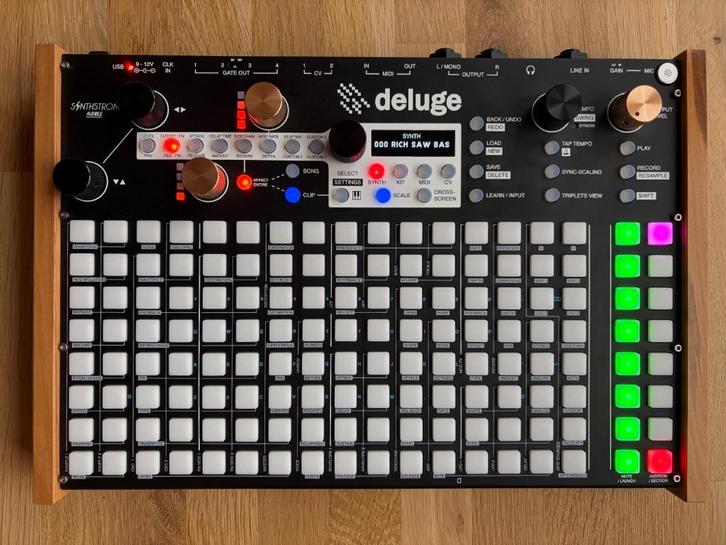 Synthstrom Deluge met Decksaver Stofkap, als nieuw!, Muziek en Instrumenten, Synthesizers, Zo goed als nieuw, Overige aantallen