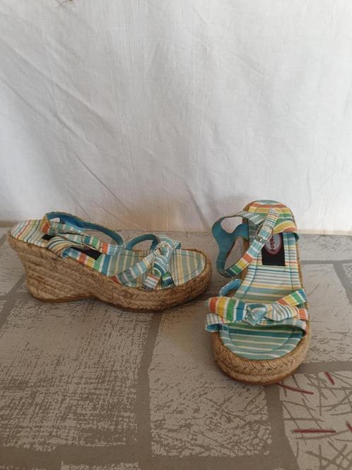 Vrolijk gekleurde sandalen met sleehak. Mt 36 Merk Graceland, Kleding | Dames, Schoenen, Zo goed als nieuw, Sneakers of Gympen