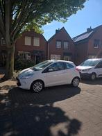 Ford Ka 1.2 51KW 2010 Wit, Auto's, Voorwielaandrijving, 1242 cc, 4 cilinders, 4 stoelen