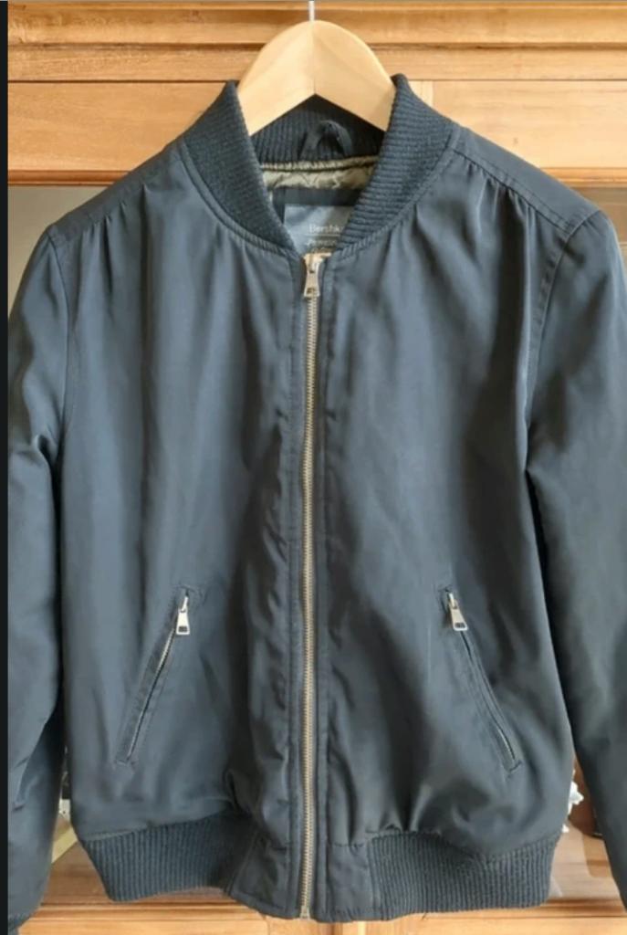 Bomber jas dames Bershka, Kleding | Dames, Jassen | Zomer, Zo goed als nieuw, Maat 38/40 (M), Zwart, Ophalen of Verzenden