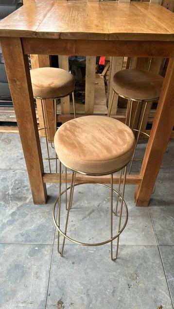 Barkruk velvet zalm beige messing goud beschikbaar voor biedingen