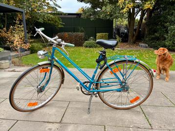 Blauwe damesfiets “Belgica” beschikbaar voor biedingen