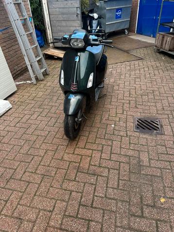 Vespa sprint bouw project beschikbaar voor biedingen
