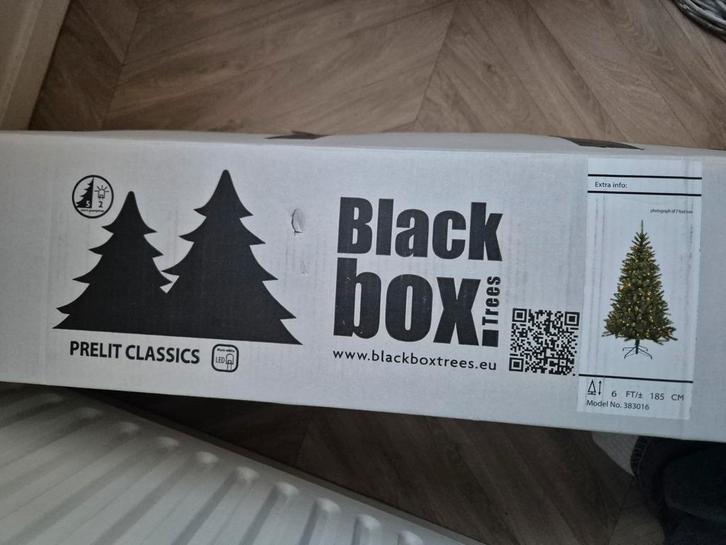 Kunstkerstboom Black Box Trees 185 cm met lampjes, Diversen, Kerst, Zo goed als nieuw, Ophalen