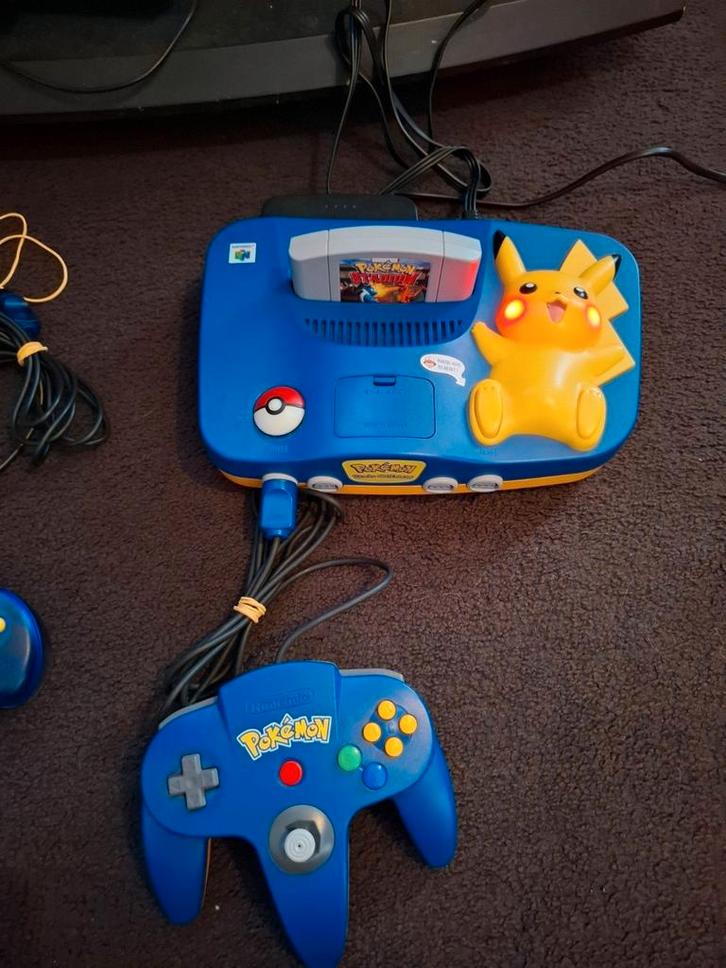 Mijn Nette Nintendo 64 Pikachu Edition in nette staat mag we, Spelcomputers en Games, Spelcomputers | Nintendo 64, Zo goed als nieuw