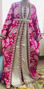 Dameskaftan maat L - Fushiaroze, Kleding | Dames, Carnavalskleding en Feestkleding, Maat 42/44 (L), Ophalen of Verzenden, Overige thema's