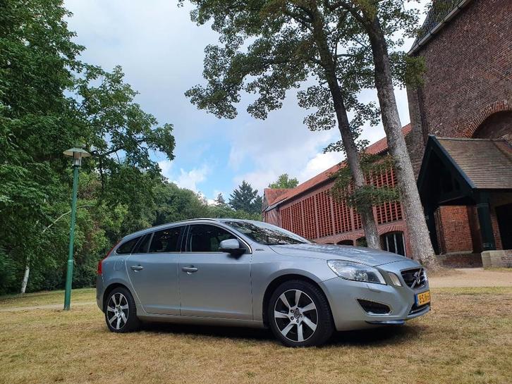 Volvo V60 D6 293pk Plug-in Hybrid 2013 Electric Silver, Auto's, Volvo, Particulier, V60, Hybride Elektrisch/Diesel, Plug-in hybride