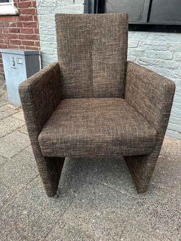 2 x nette stoelen op wielen beschikbaar voor biedingen