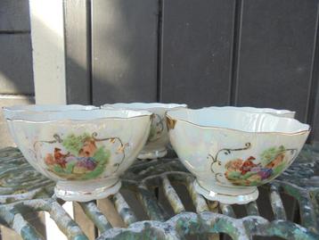 5 spoelkommen parelmoer met romantische afbeelding fragonard beschikbaar voor biedingen