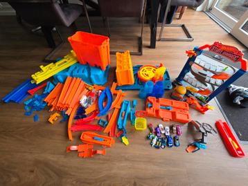 Diverse Hot wheels alles in 1 koop beschikbaar voor biedingen