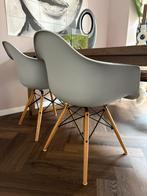 4 licht grijze kuipstoelen, Huis en Inrichting, Ophalen, Zo goed als nieuw, Grijs