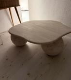 Travertin marmer salontafel beige organisch, Huis en Inrichting, Tafels | Salontafels, 100 tot 150 cm, Rond, Zo goed als nieuw