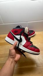 Jordan 1 mid chicago, Jordan, Ophalen of Verzenden, Zo goed als nieuw, Sneakers of Gympen