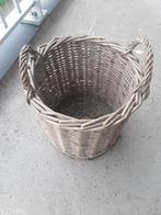 Mandje voor plantje of bloemen ruilen, Ophalen, Zo goed als nieuw, Rond, Riet