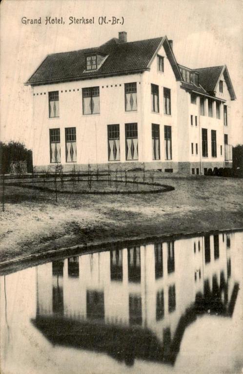 Grand Hotel, Sterksel, Verzamelen, Ansichtkaarten | Nederland, Ongelopen, Noord-Brabant, 1920 tot 1940, Ophalen of Verzenden
