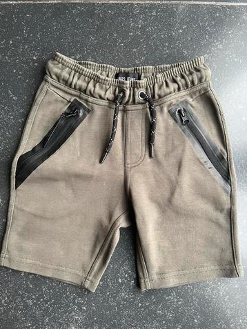 Jongens korte broek / sweat short groen Cars Jeans mt 6/116 beschikbaar voor biedingen