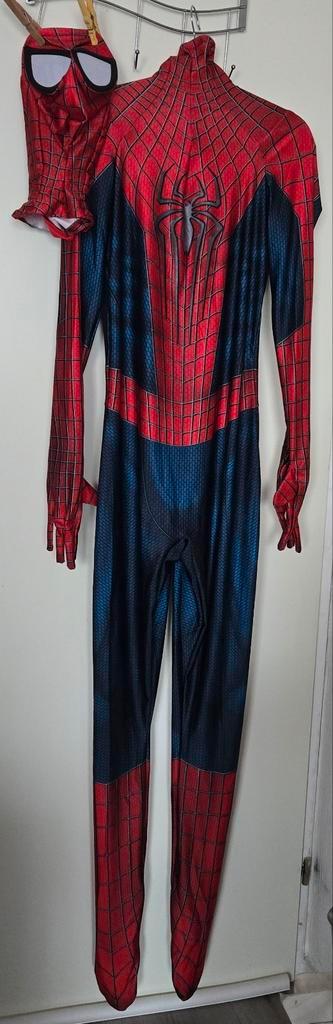 Spiderman Pak Maat L (150cm) beschikbaar voor biedingen