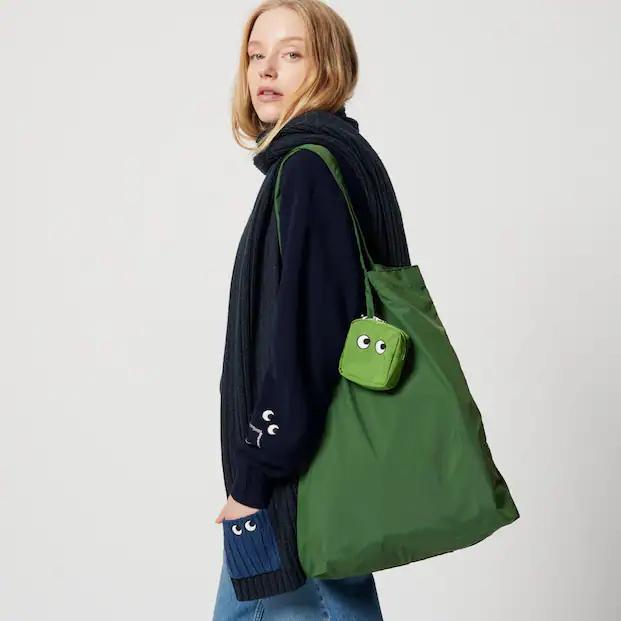 UNIQLO X ANYA HINDMARCH nylon tas (groen), Sieraden, Tassen en Uiterlijk, Tassen | Damestassen, Nieuw, Shopper, Groen, Verzenden