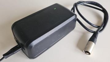  XLR 3-pin GIANT snellader 36V A XLR 3-pin / CAN-bus  beschikbaar voor biedingen