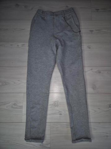 Nette chino style joggingbroek met kettinkje xs grijs  beschikbaar voor biedingen