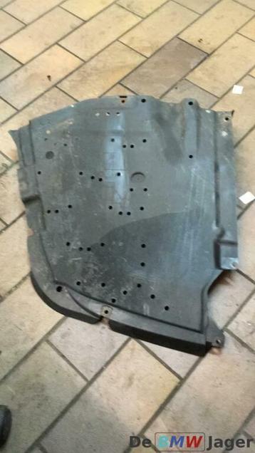 Bodem beschermplaat actieve koolfilter BMW 51757070141 beschikbaar voor biedingen