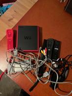 Nintendo wii mini rood inclusief kabels en controller, Ophalen of Verzenden, Zo goed als nieuw, Met 3 controllers of meer