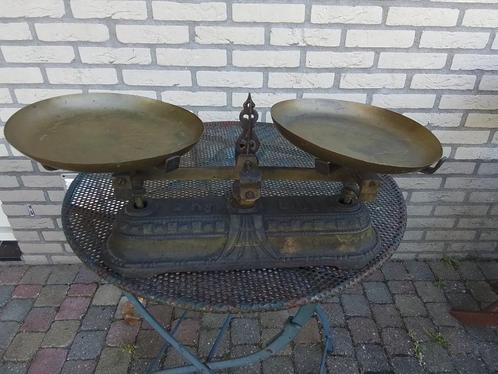 Weegschaal met koperen schalen, Antiek en Kunst, Antiek | Keukenbenodigdheden, Ophalen of Verzenden