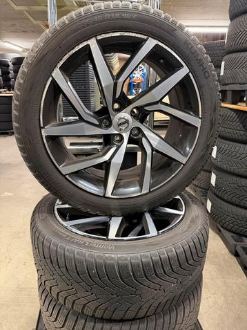 Winterset Volvo V60 - Kumho Wintercraft WP52 beschikbaar voor biedingen