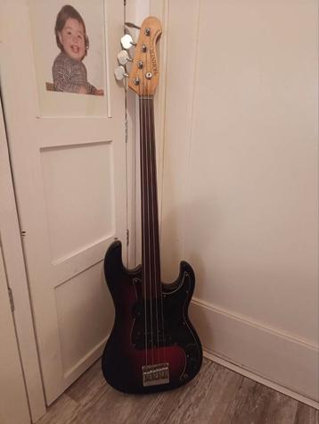 Hohner Fretless P Bass - Arbor Serie beschikbaar voor biedingen
