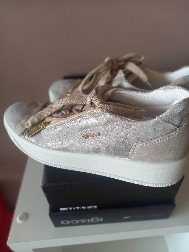 Igi&Co Leren Sneakers Dames Maat 39, Kleding | Dames, Schoenen, Zo goed als nieuw, Sneakers of Gympen, Beige, Ophalen of Verzenden