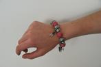 2 Armbanden (roze en roze-rood), Staal, Nieuw, Ophalen of Verzenden, Met bedels of kralen