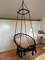 Zwarte Hangstoel, Ophalen, Binnen, Zo goed als nieuw, Met standaard