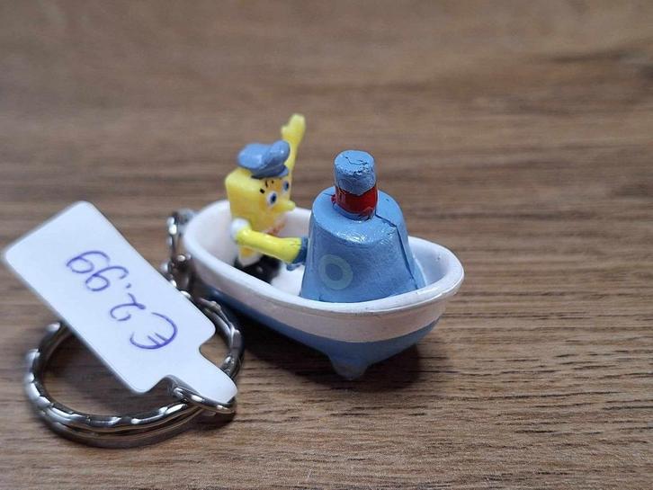 Sleutelhanger : Spongebob in boot !!, Verzamelen, Sleutelhangers, Nieuw, Overige typen, Ophalen of Verzenden