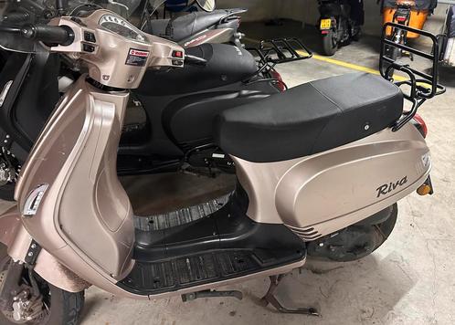 Riva snorscooter champagne kleur, Fietsen en Brommers, Snorfietsen en Snorscooters, Gebruikt, Overige merken, Tweetakt, Ophalen
