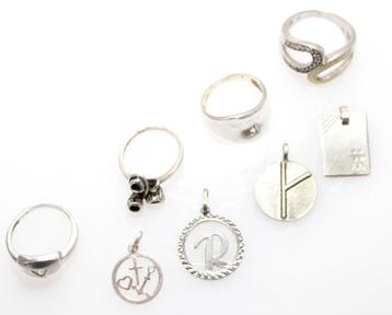 Groep Zilver Sieraden Kastopruiming Ringen Hangers #6        beschikbaar voor biedingen