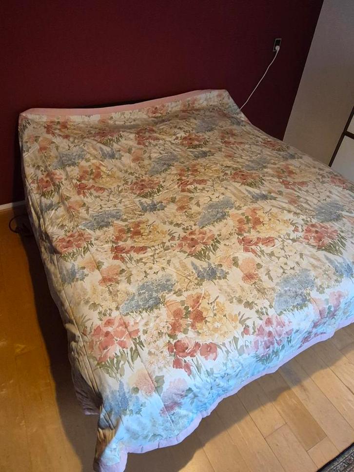 Sprei gewatteerd bloemenmotief tweepersoons, Huis en Inrichting, Slaapkamer | Beddengoed, Gebruikt, Deken of Dekbed, Tweepersoons
