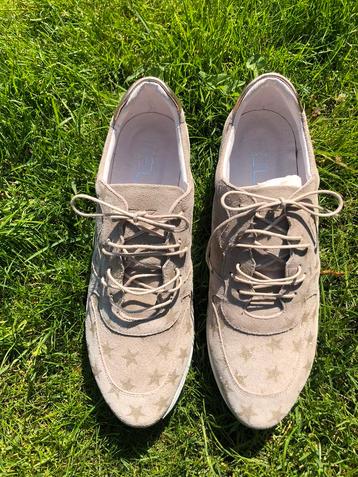 Sneakers Feliz suede leer beschikbaar voor biedingen