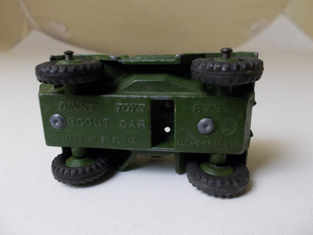 1954 Dinky Toys 673 SCOUT CAR + DRIVER! (-F-), Ophalen of Verzenden, Gebruikt, Auto, Dinky Toys