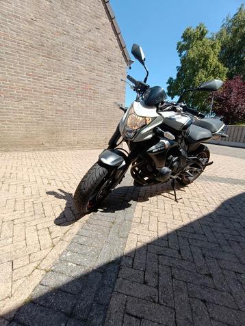 Kawasaki er-6n moet weg  beschikbaar voor biedingen
