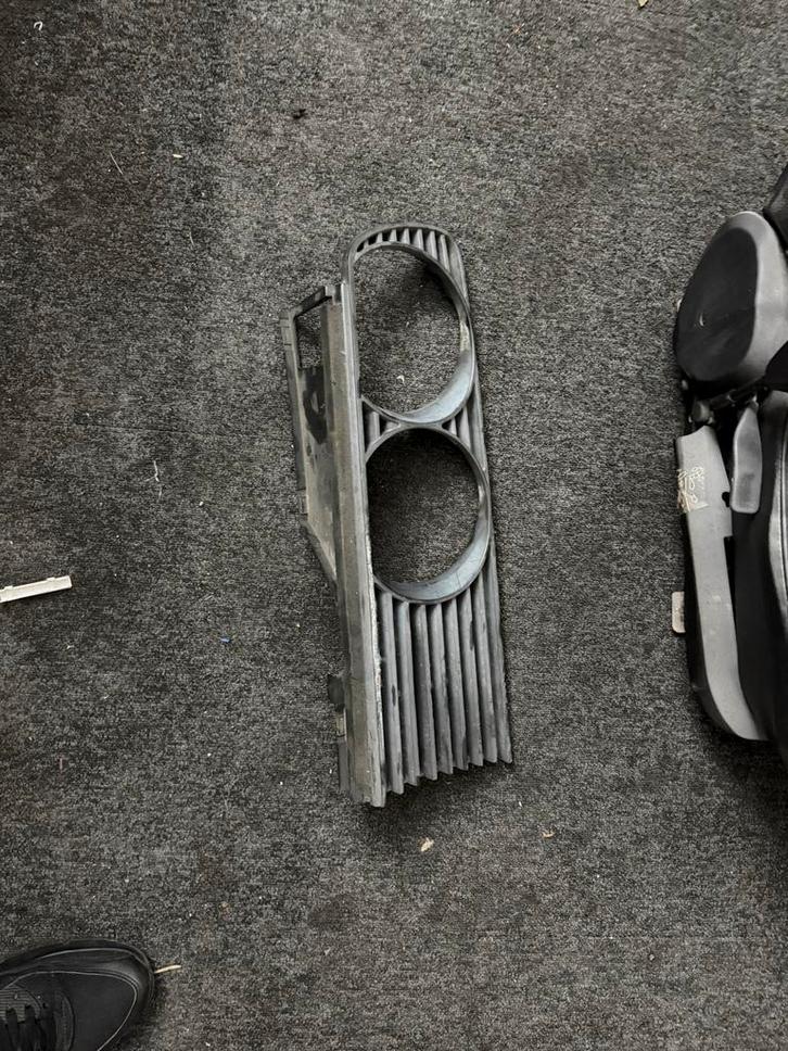 BMW E30 Koplamp Grill Rechts, Auto-onderdelen, Verlichting, BMW, Gebruikt, Ophalen of Verzenden