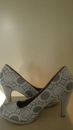 Pumps!, Kleding | Dames, Schoenen, Ophalen, Pumps, Wit, Zo goed als nieuw