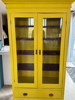 Moderne gele vitrine kast, Ophalen, Zo goed als nieuw, 25 tot 50 cm, 150 tot 200 cm