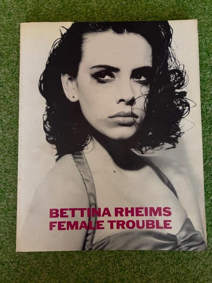 Bettina Rheims - Female trouble, Boeken, Kunst en Cultuur | Fotografie en Design, Gelezen, Fotografen, Ophalen of Verzenden