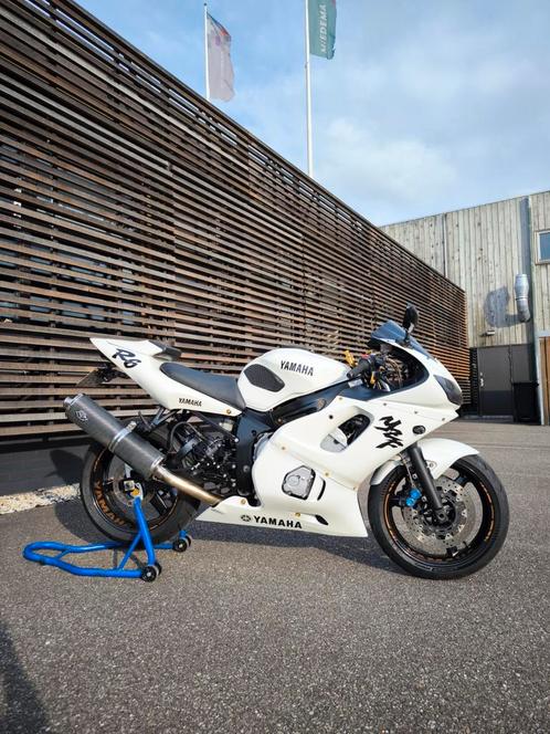 Te koop nette yamaha R6 1999 met stuurdemper 3550!!, Motoren, Motoren | Yamaha, Particulier, Super Sport, Ophalen