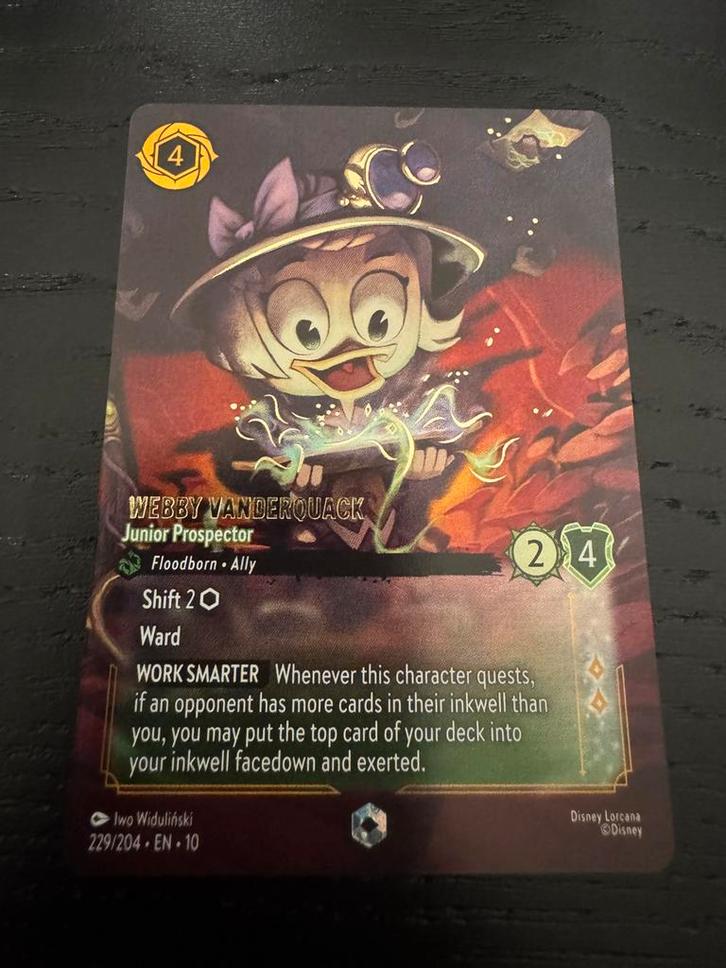 Te koop/ruil. Lorcana ENCHANTED Webby Vanderquack, Hobby en Vrije tijd, Verzamelkaartspellen | Overige, Nieuw, Losse kaart, Foil