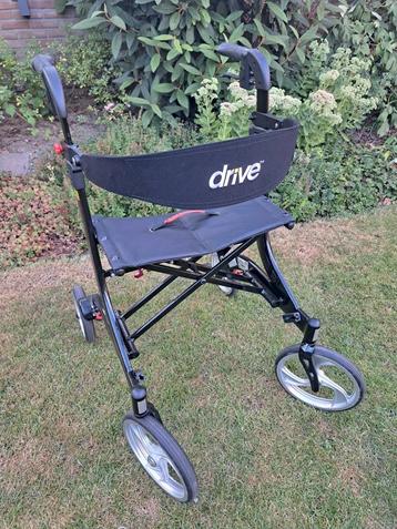 Rollator ZGAN, met garantie, maand gebruikt, inklapbaar beschikbaar voor biedingen