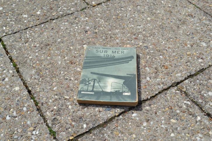 Boek over de MS Emden in ww1: Sur mer 1914, Boeken, Oorlog en Militair, Gelezen, Marine, Voor 1940, Ophalen of Verzenden